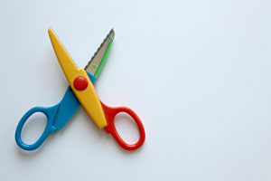 Skuteczne strategie nauki poprzez wykorzystanie elementów sztuki i teatru u dzieci i młodzieży